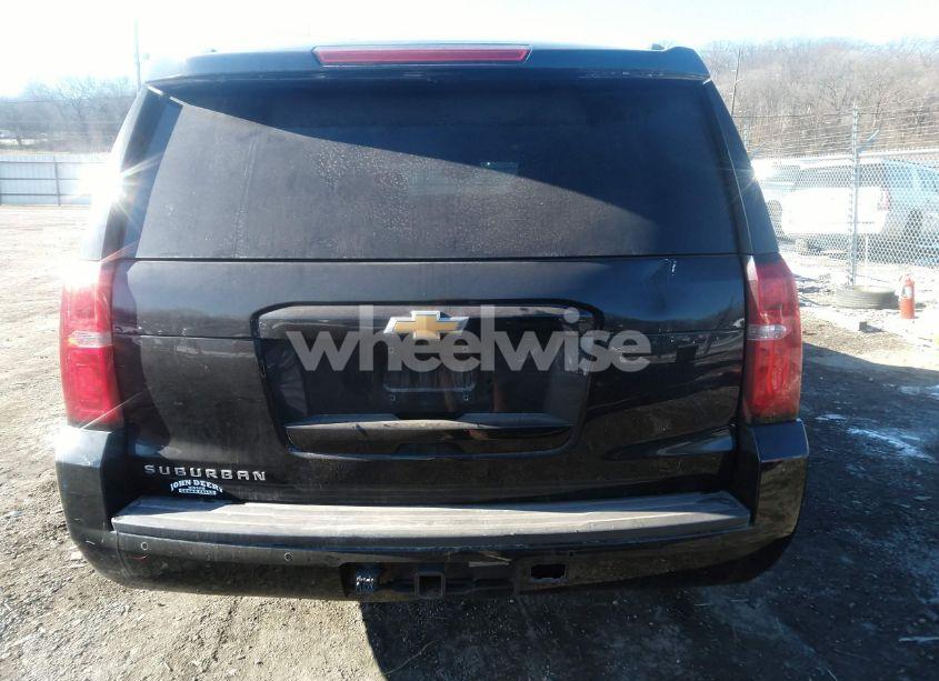 Photo 16 of 2017 Chevrolet Suburban LT (VIN 1GNSKHKC5HR132114)