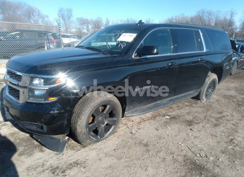 Photo 2 of 2017 Chevrolet Suburban LT (VIN 1GNSKHKC5HR132114)