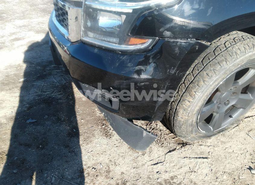 Photo 6 of 2017 Chevrolet Suburban LT (VIN 1GNSKHKC5HR132114)