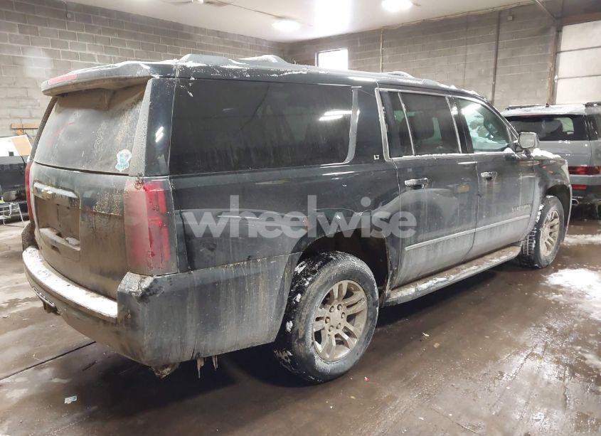 Photo 4 of 2017 Chevrolet Suburban LT (VIN 1GNSKHKC5HR318252)