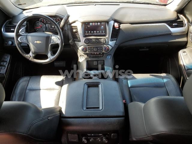 Photo 2 of 2018 CHEVROLET SUBURBAN K1500 LT (VIN 1GNSKHKC5JR186647)