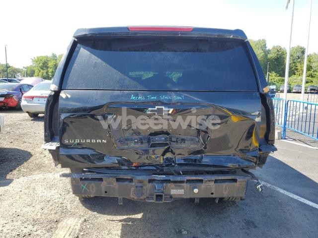 Photo 4 of 2018 CHEVROLET SUBURBAN K1500 LT (VIN 1GNSKHKC5JR186647)