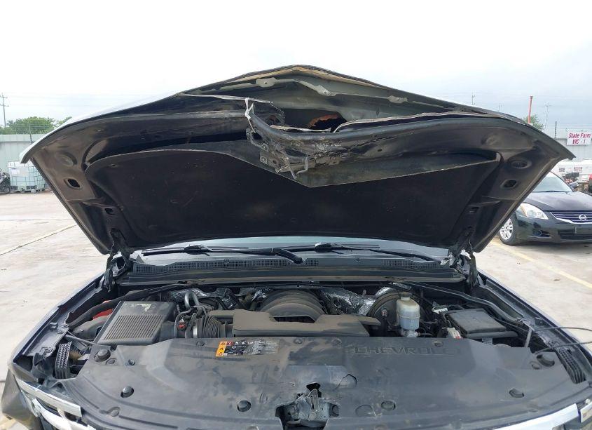 Photo 10 of 2018 Chevrolet Suburban LT (VIN 1GNSKHKC5JR189211)