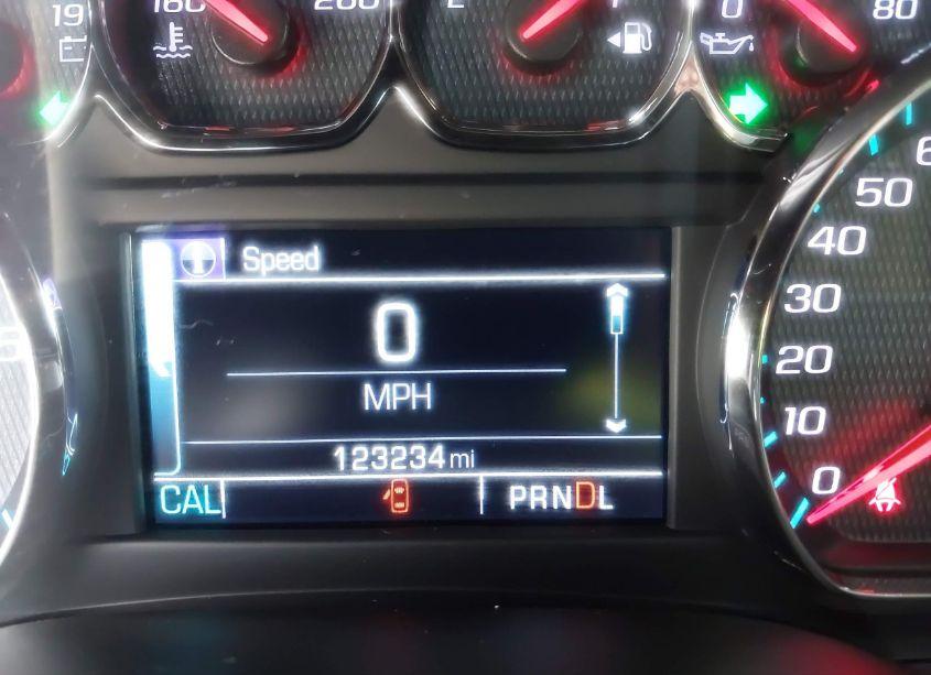 Photo 15 of 2018 Chevrolet Suburban LT (VIN 1GNSKHKC5JR189211)