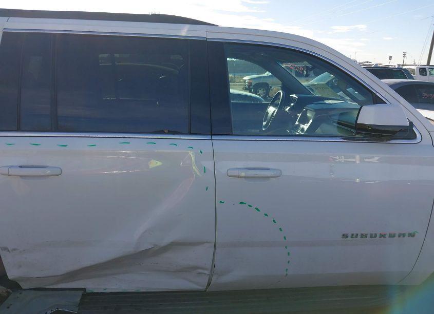 Photo 13 of 2018 Chevrolet Suburban LT (VIN 1GNSKHKC5JR274646)