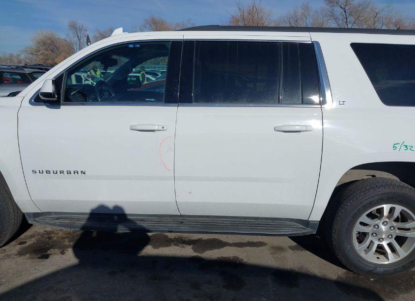 Photo 14 of 2018 Chevrolet Suburban LT (VIN 1GNSKHKC5JR274646)