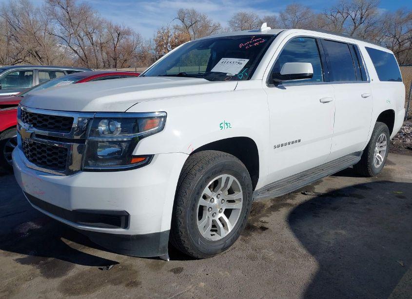 Photo 2 of 2018 Chevrolet Suburban LT (VIN 1GNSKHKC5JR274646)
