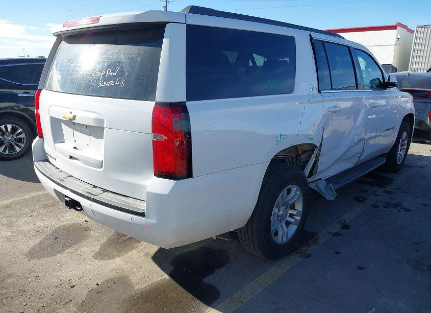 Photo 4 of 2018 Chevrolet Suburban LT (VIN 1GNSKHKC5JR274646)