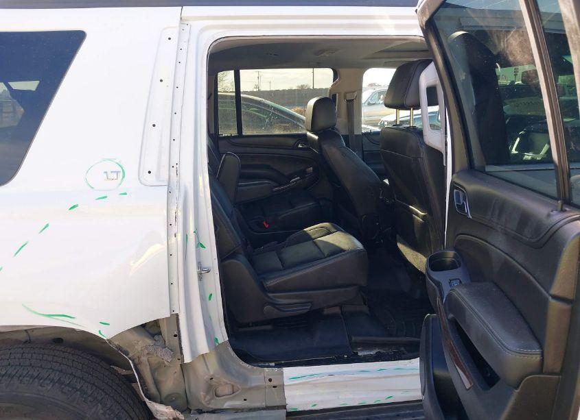 Photo 8 of 2018 Chevrolet Suburban LT (VIN 1GNSKHKC5JR274646)