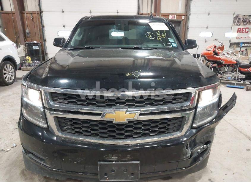 Photo 12 of 2018 Chevrolet Suburban LT (VIN 1GNSKHKC5JR403663)