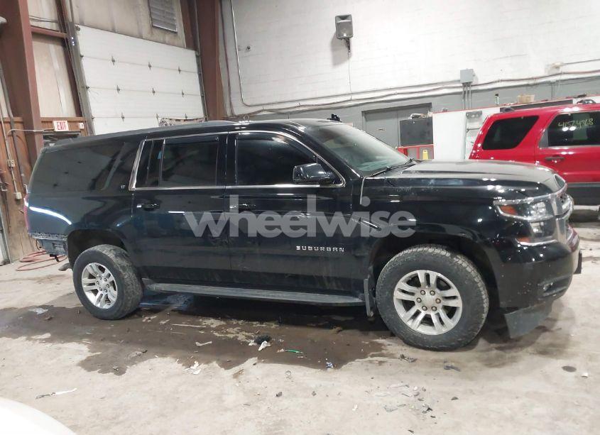 Photo 13 of 2018 Chevrolet Suburban LT (VIN 1GNSKHKC5JR403663)