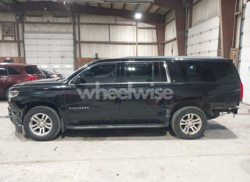 Photo 14 of 2018 Chevrolet Suburban LT (VIN 1GNSKHKC5JR403663)