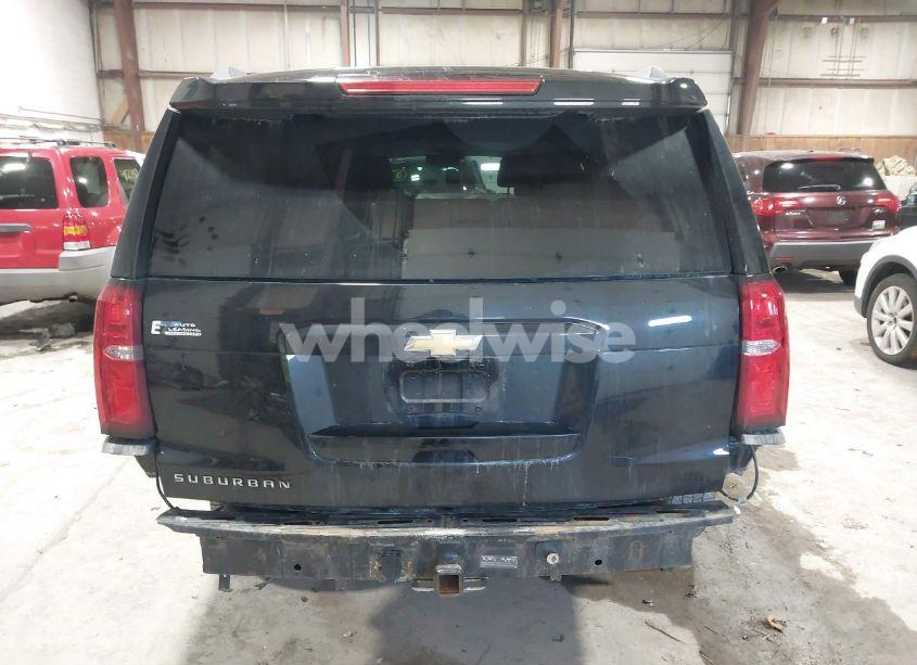 Photo 16 of 2018 Chevrolet Suburban LT (VIN 1GNSKHKC5JR403663)