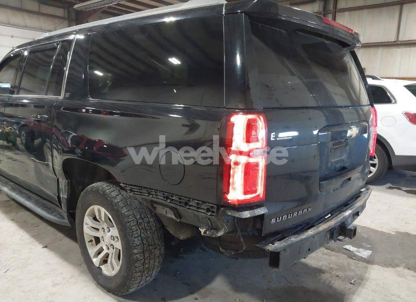 Photo 19 of 2018 Chevrolet Suburban LT (VIN 1GNSKHKC5JR403663)