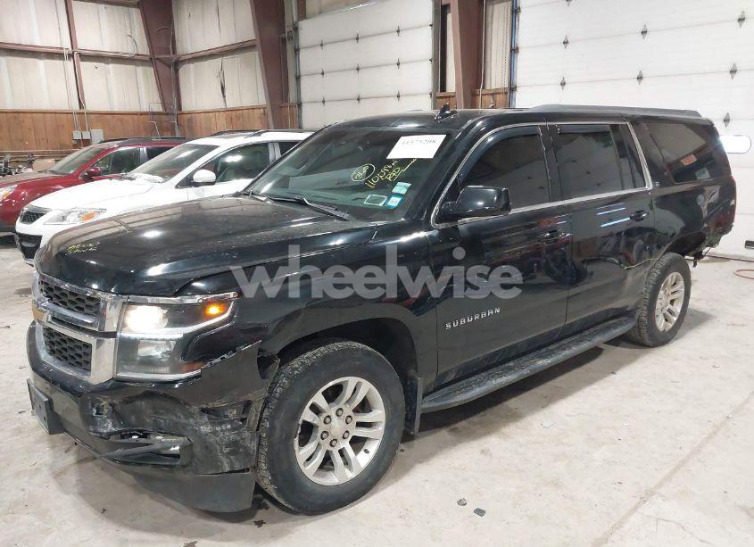 Photo 2 of 2018 Chevrolet Suburban LT (VIN 1GNSKHKC5JR403663)