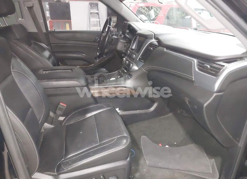 Photo 5 of 2018 Chevrolet Suburban LT (VIN 1GNSKHKC5JR403663)