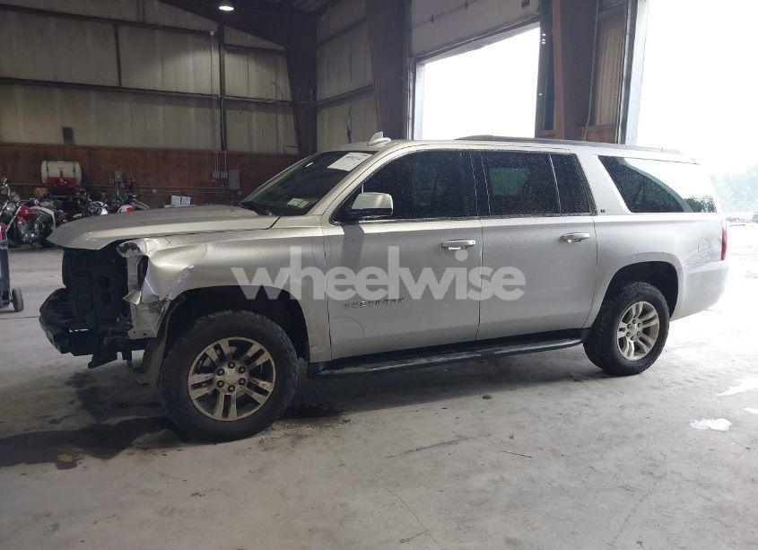 Photo 15 of 2019 Chevrolet Suburban LT (VIN 1GNSKHKC5KR371086)