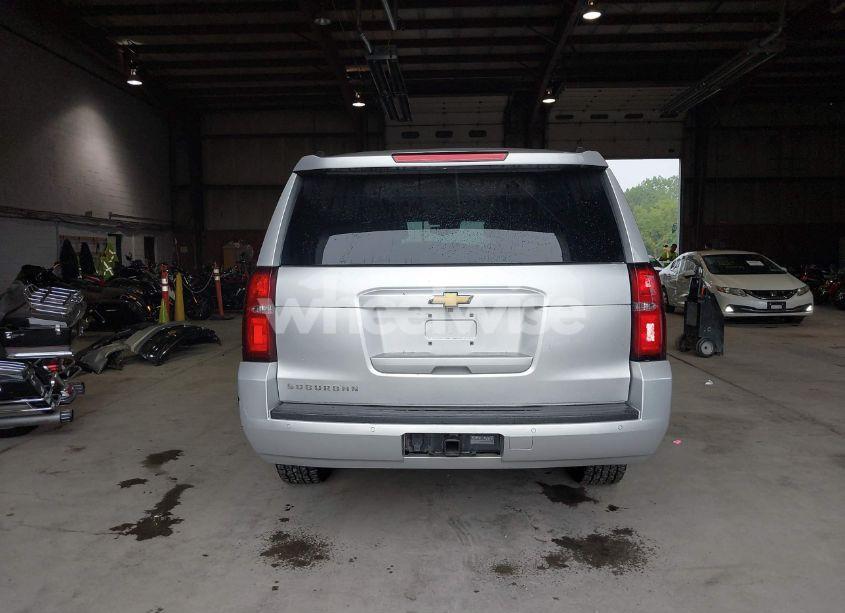 Photo 17 of 2019 Chevrolet Suburban LT (VIN 1GNSKHKC5KR371086)