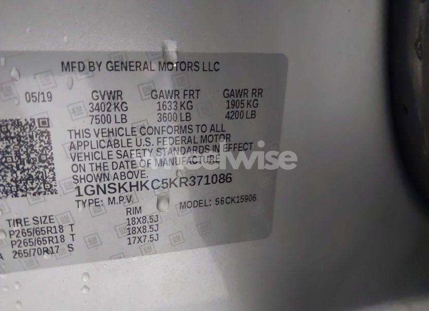 Photo 9 of 2019 Chevrolet Suburban LT (VIN 1GNSKHKC5KR371086)