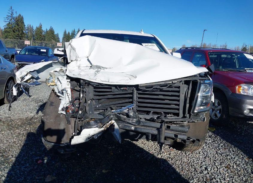 Photo 12 of 2019 Chevrolet Suburban LT (VIN 1GNSKHKC5KR388146)