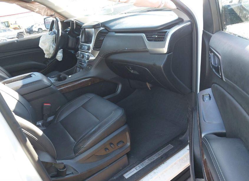 Photo 5 of 2019 Chevrolet Suburban LT (VIN 1GNSKHKC5KR388146)