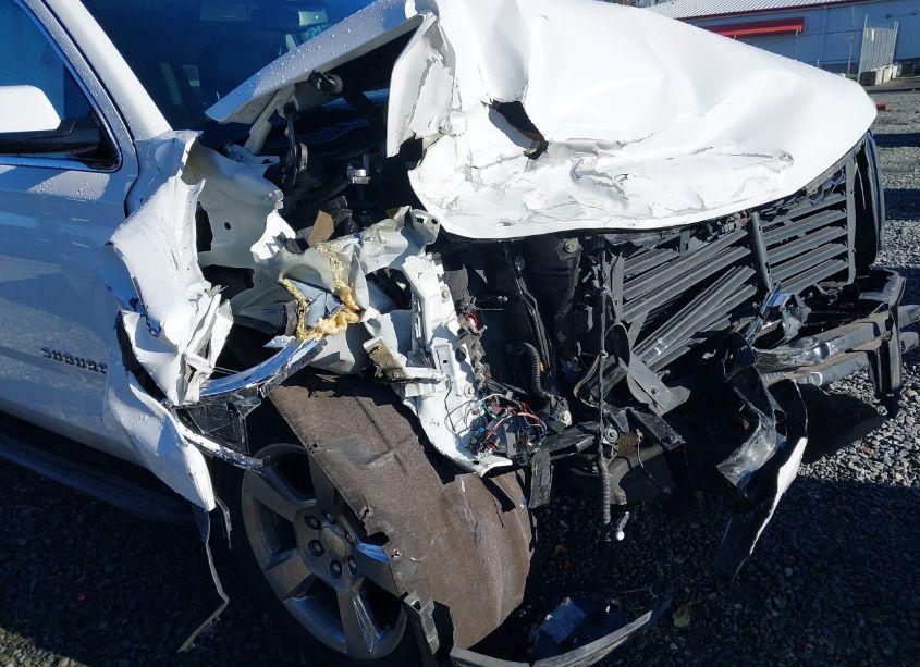 Photo 6 of 2019 Chevrolet Suburban LT (VIN 1GNSKHKC5KR388146)