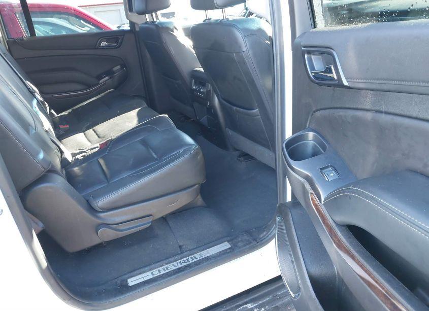 Photo 8 of 2019 Chevrolet Suburban LT (VIN 1GNSKHKC5KR388146)