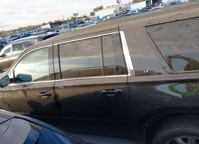 Photo 14 of 2020 Chevrolet Suburban 4WD LT (VIN 1GNSKHKC5LR202932)