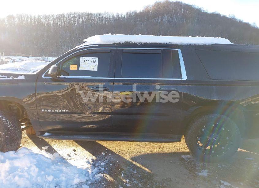 Photo 14 of 2020 Chevrolet Suburban 4WD LT (VIN 1GNSKHKC5LR304201)