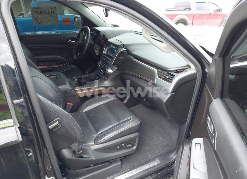 Photo 5 of 2020 Chevrolet Suburban 4WD LT (VIN 1GNSKHKC5LR304201)