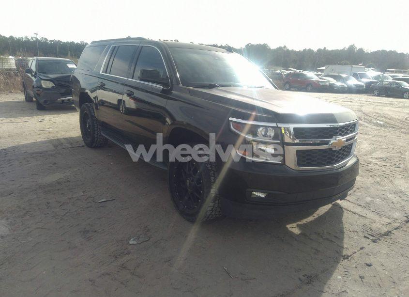2017 Chevrolet Suburban LT (VIN 1GNSKHKC6HR270390) main photo