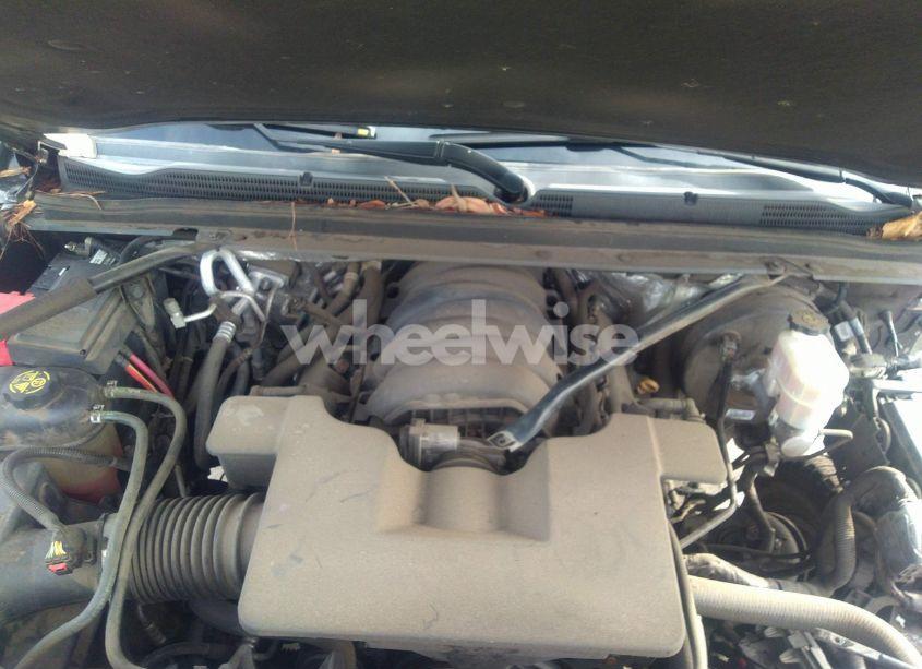 Photo 10 of 2017 Chevrolet Suburban LT (VIN 1GNSKHKC6HR270390)