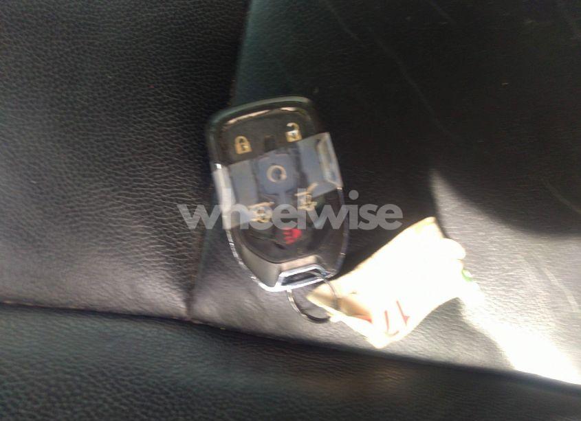 Photo 11 of 2017 Chevrolet Suburban LT (VIN 1GNSKHKC6HR270390)