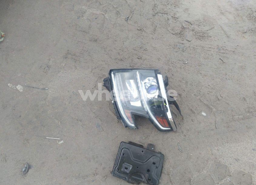 Photo 12 of 2017 Chevrolet Suburban LT (VIN 1GNSKHKC6HR270390)