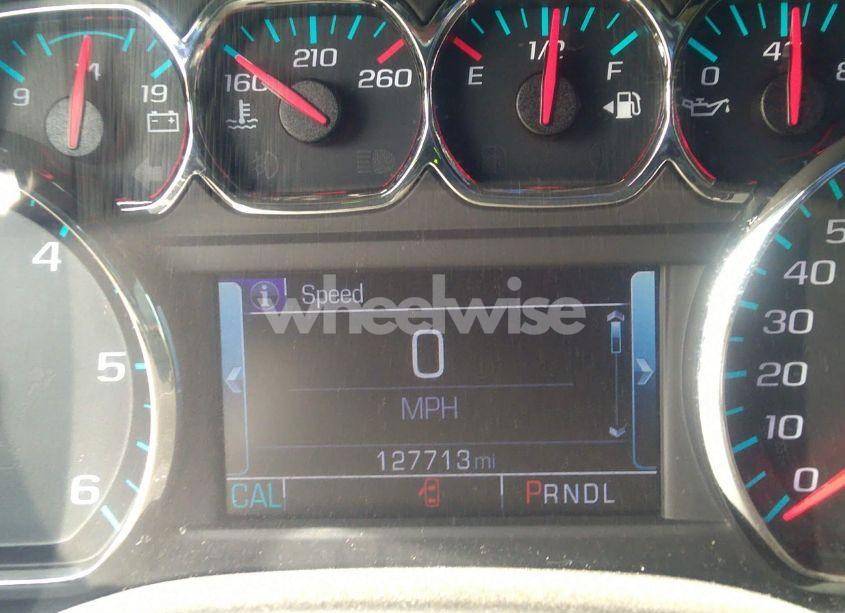 Photo 16 of 2017 Chevrolet Suburban LT (VIN 1GNSKHKC6HR270390)