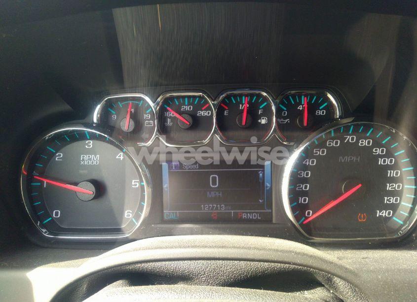 Photo 7 of 2017 Chevrolet Suburban LT (VIN 1GNSKHKC6HR270390)