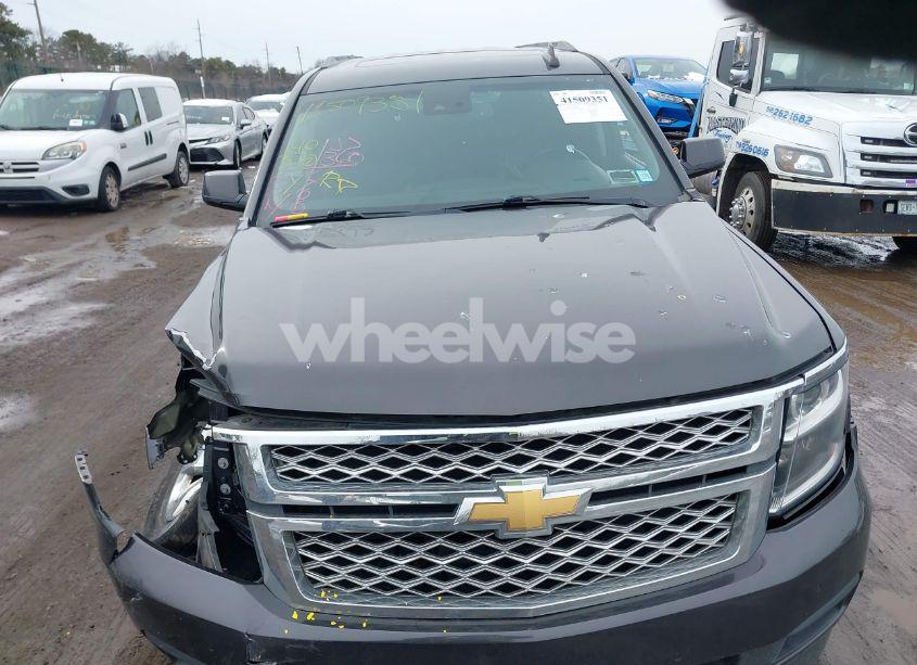 Photo 12 of 2017 Chevrolet Suburban LT (VIN 1GNSKHKC6HR398368)
