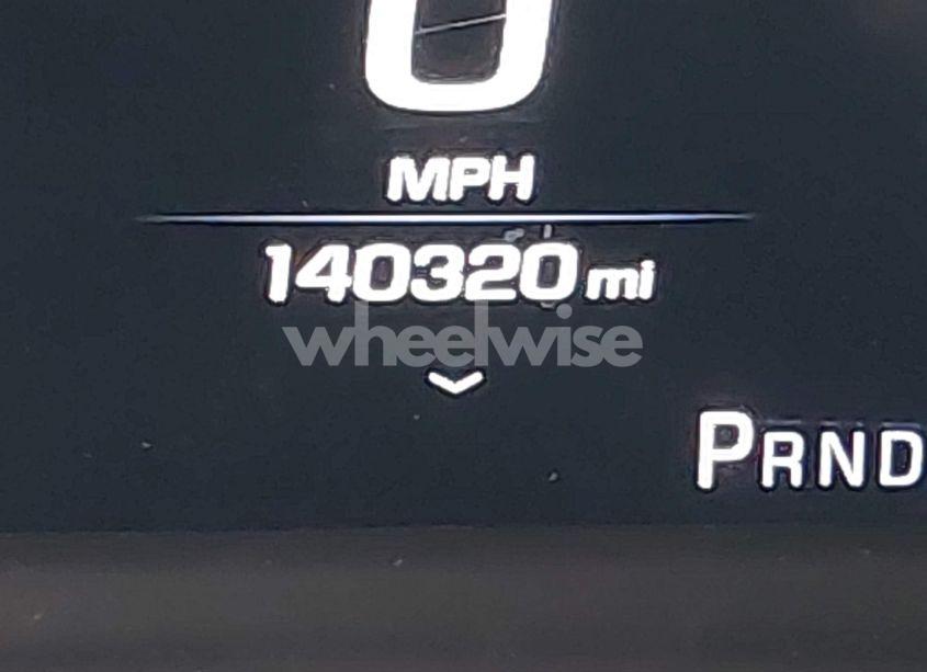 Photo 7 of 2017 Chevrolet Suburban LT (VIN 1GNSKHKC6HR398368)