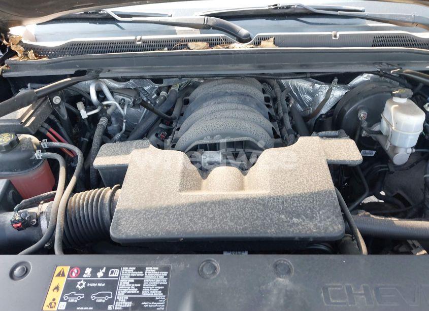 Photo 10 of 2018 Chevrolet Suburban LT (VIN 1GNSKHKC6JR105705)