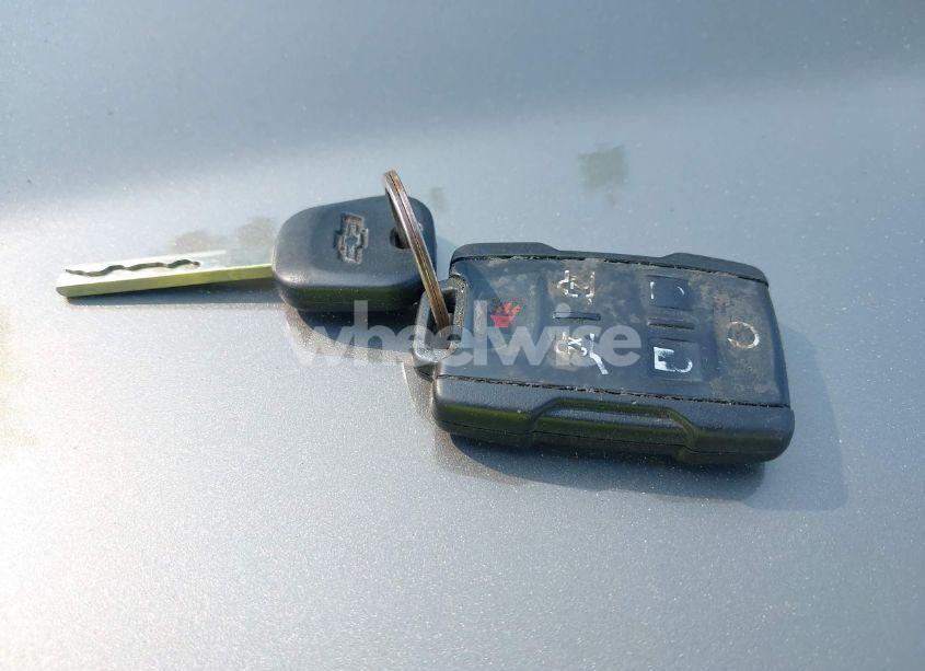 Photo 11 of 2018 Chevrolet Suburban LT (VIN 1GNSKHKC6JR105705)