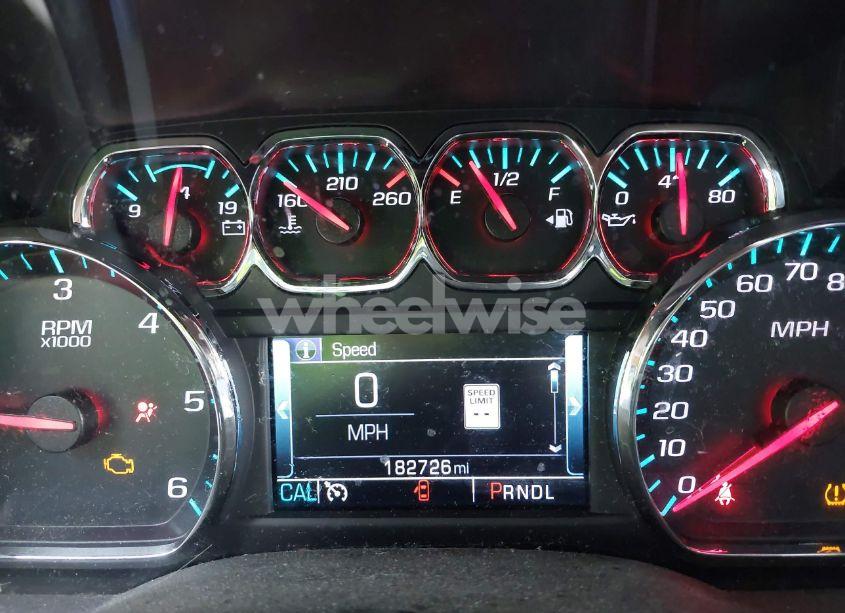 Photo 15 of 2018 Chevrolet Suburban LT (VIN 1GNSKHKC6JR105705)