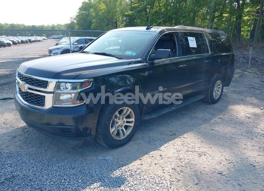 Photo 2 of 2018 Chevrolet Suburban LT (VIN 1GNSKHKC6JR105705)