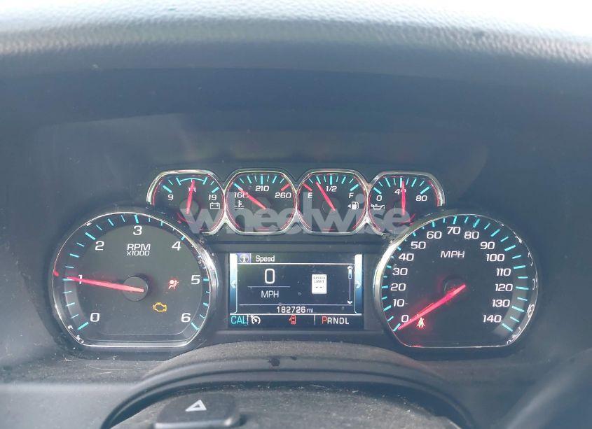 Photo 7 of 2018 Chevrolet Suburban LT (VIN 1GNSKHKC6JR105705)