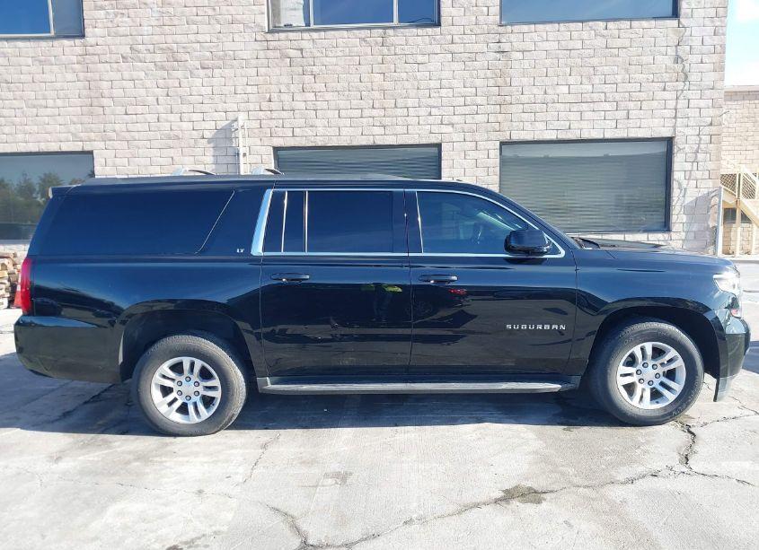 Photo 13 of 2018 Chevrolet Suburban LT (VIN 1GNSKHKC6JR334742)