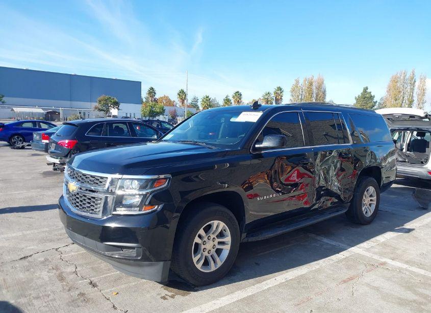 Photo 2 of 2018 Chevrolet Suburban LT (VIN 1GNSKHKC6JR334742)