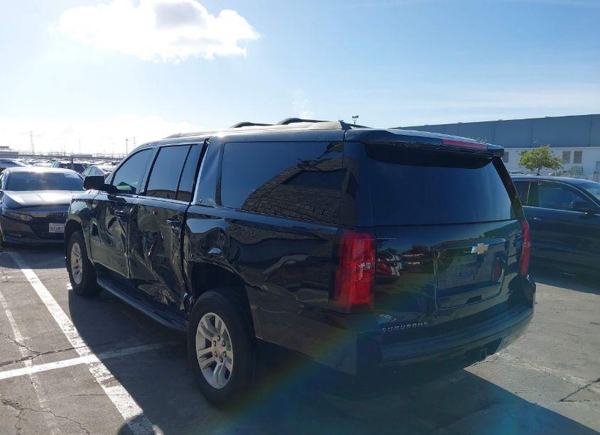 Photo 3 of 2018 Chevrolet Suburban LT (VIN 1GNSKHKC6JR334742)
