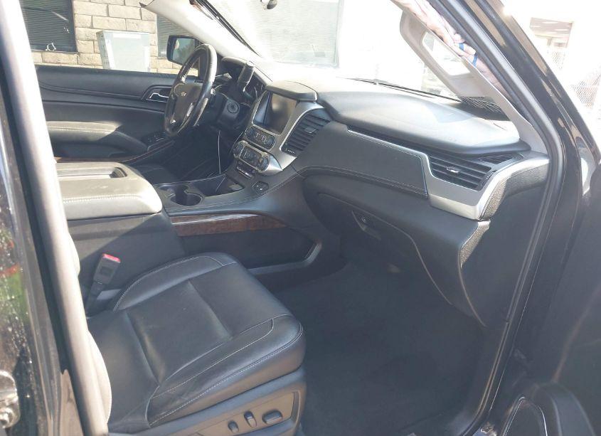 Photo 5 of 2018 Chevrolet Suburban LT (VIN 1GNSKHKC6JR334742)