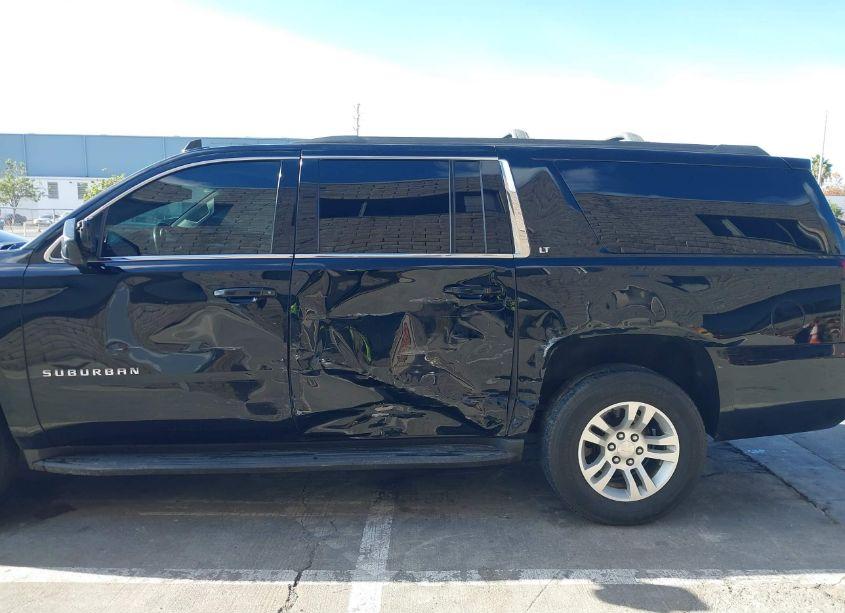 Photo 6 of 2018 Chevrolet Suburban LT (VIN 1GNSKHKC6JR334742)