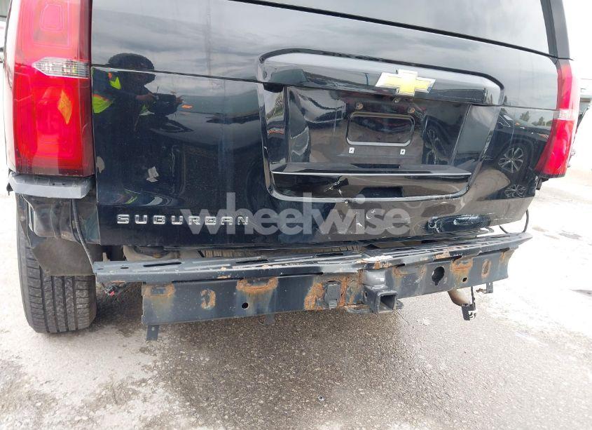 Photo 6 of 2016 Chevrolet Suburban LT (VIN 1GNSKHKC7GR315884)