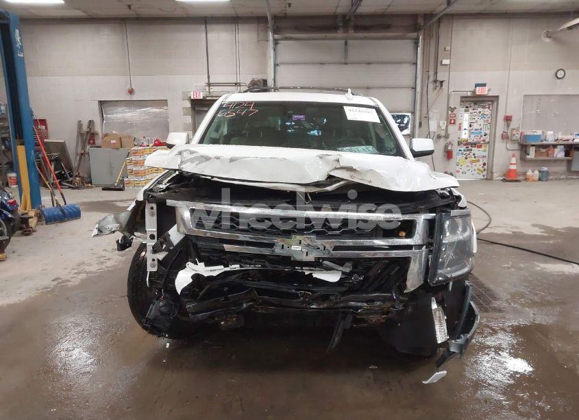 Photo 13 of 2017 Chevrolet Suburban LT (VIN 1GNSKHKC7HR199152)